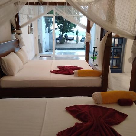 Sea Crest Beach Villa Ambalangoda  Exterior foto