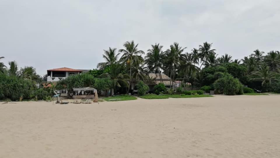 Sea Crest Beach Villa Ambalangoda  Exterior foto