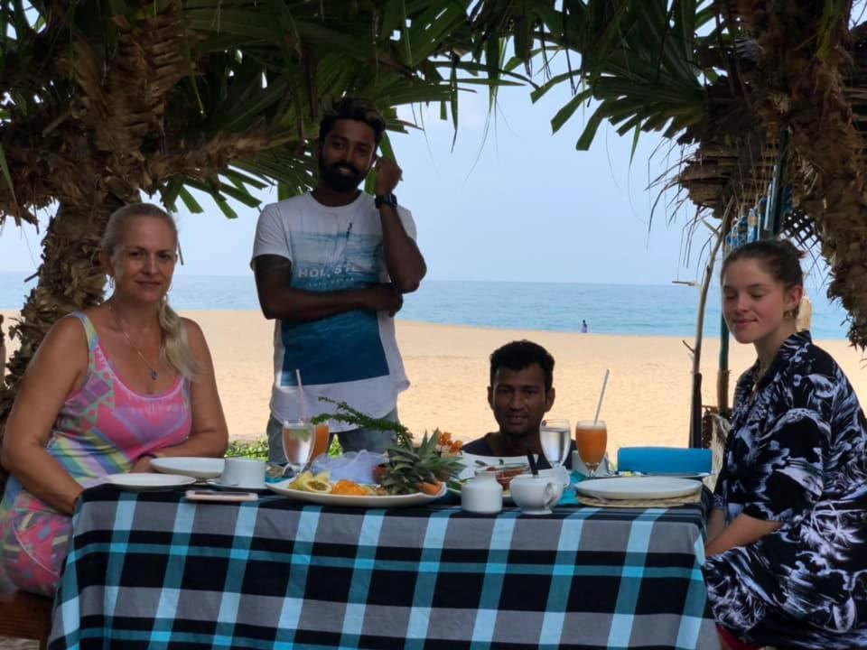 Sea Crest Beach Villa Ambalangoda  Exterior foto