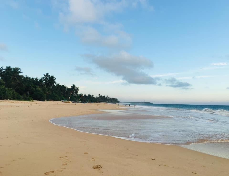 Sea Crest Beach Villa Ambalangoda  Exterior foto